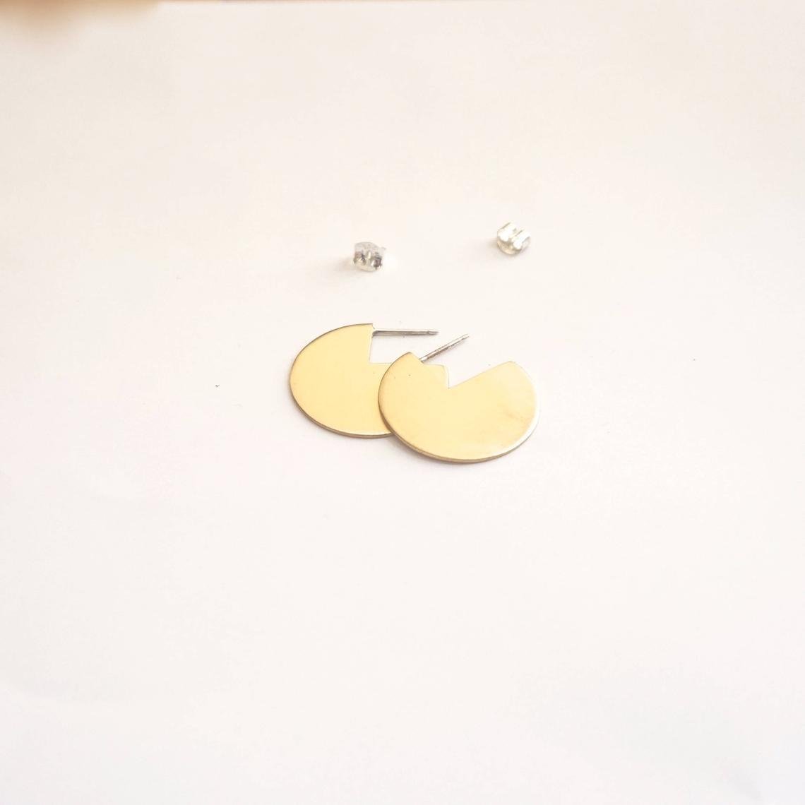 Geometric 925 Style Gold Stud Earrings for Women – Minimalist Statement Jewelry - Image 3