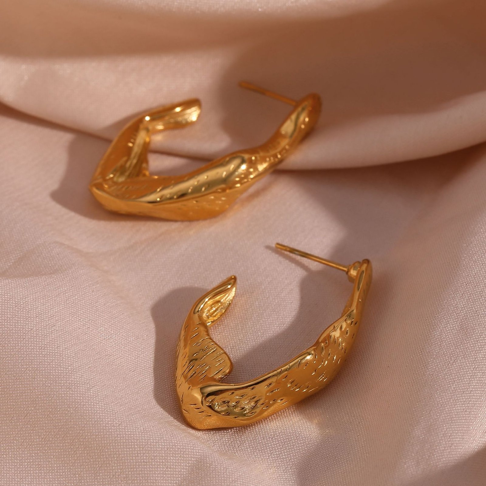 Gold Vintage Irregular Hoop Earrings for Women – Distressed Statement Fashion Jewelry - Image 3