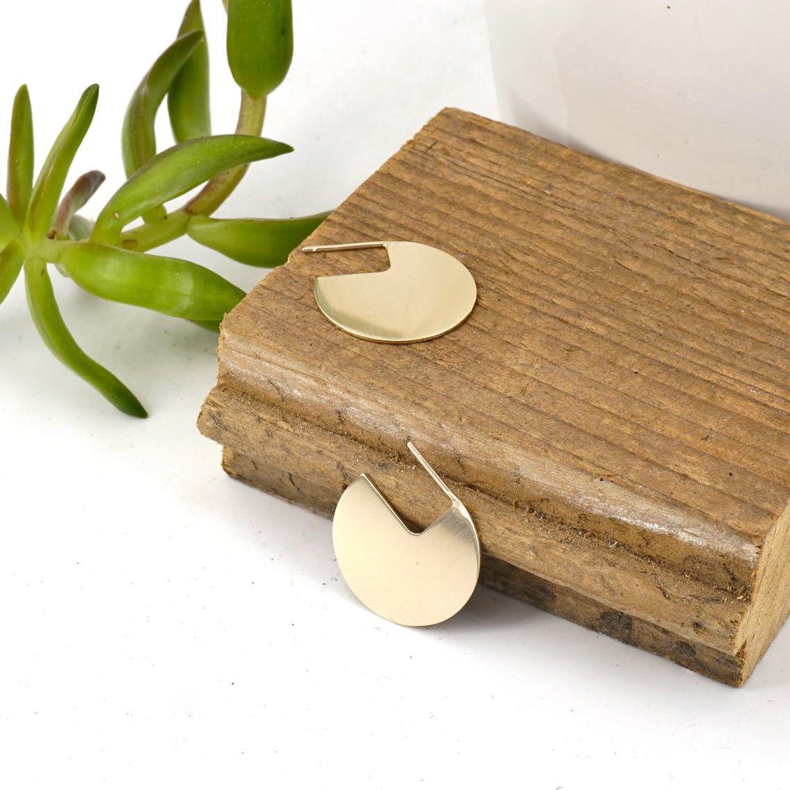 Geometric 925 Style Gold Stud Earrings for Women – Minimalist Statement Jewelry - Image 2